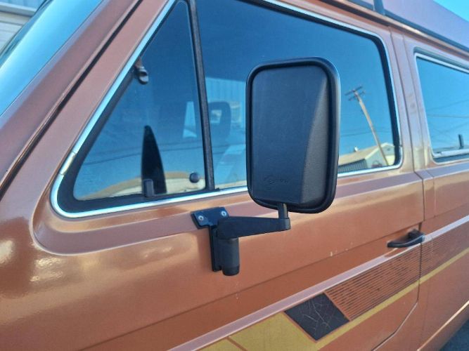 Volkswagen-Vanagon-1983-2