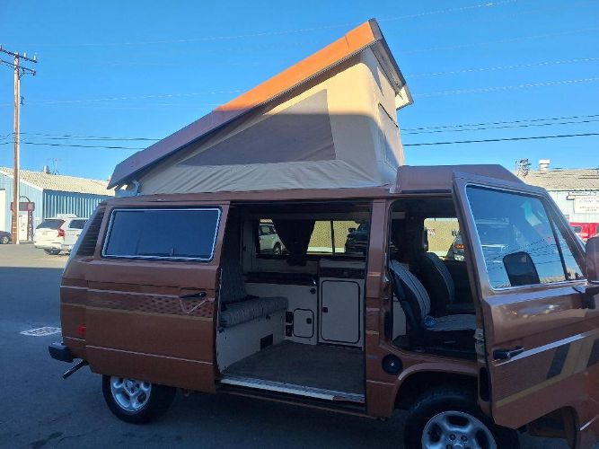 Volkswagen-Vanagon-1983-8