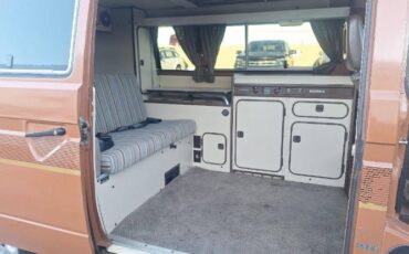 Volkswagen-Vanagon-1983-9