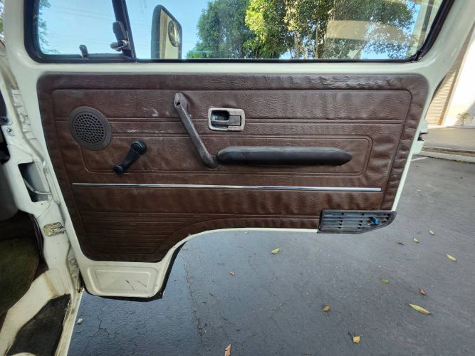 Volkswagen-Vanagon-1984-White-11