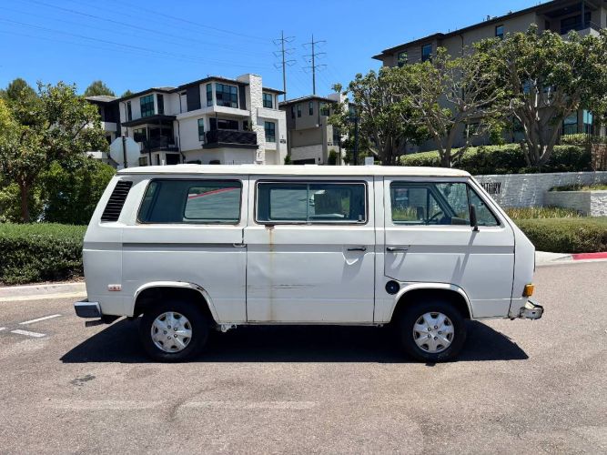 Volkswagen-Vanagon-1984-White-16