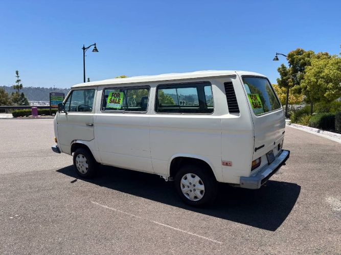 Volkswagen-Vanagon-1984-White-17