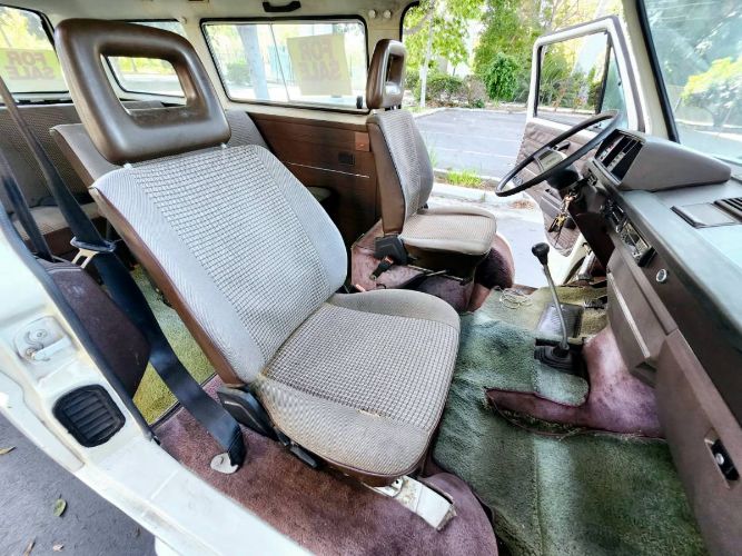 Volkswagen-Vanagon-1984-White-8