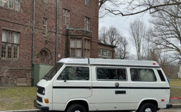 Volkswagen-Vanagon-1984-White-With-Black-Stripe-Joker-Seats-Tan-Interior-Bed