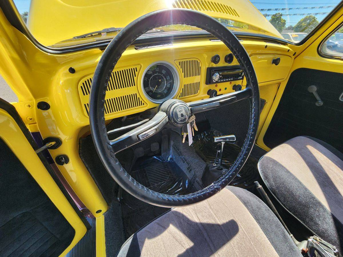 Volkswagen-beetle-1968-yellow-29