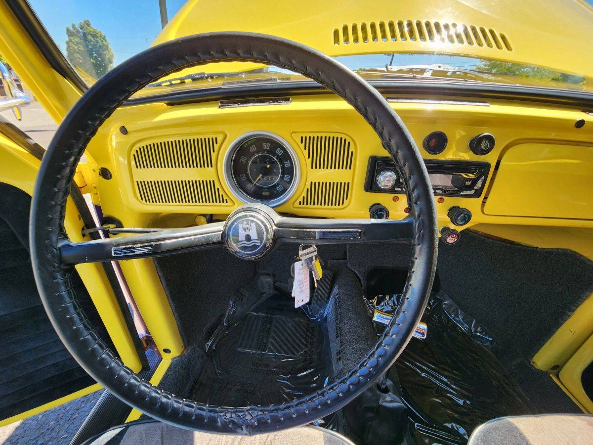 Volkswagen-beetle-1968-yellow-30