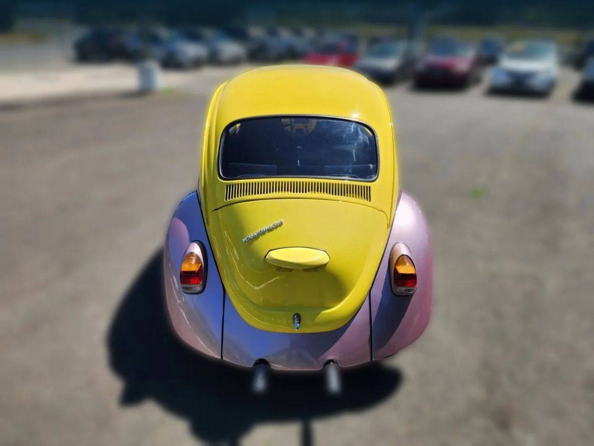 Volkswagen-beetle-1968-yellow-45