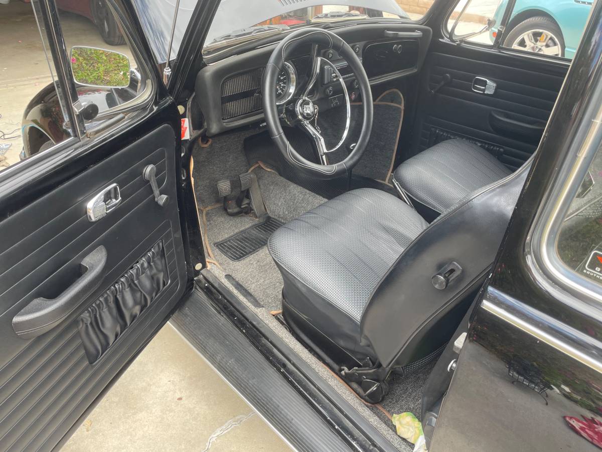 Volkswagen-beetle-1969-black-4