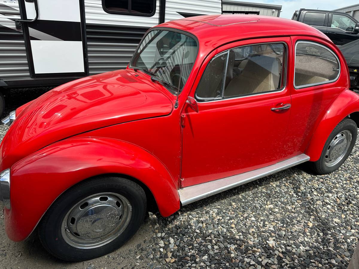 Volkswagen-beetle-1969-red