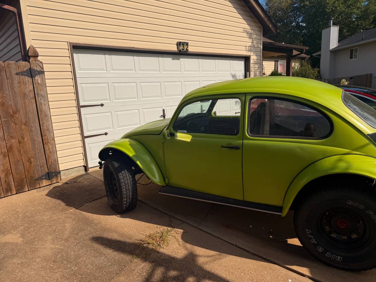 Volkswagen-beetle-1970-green-1