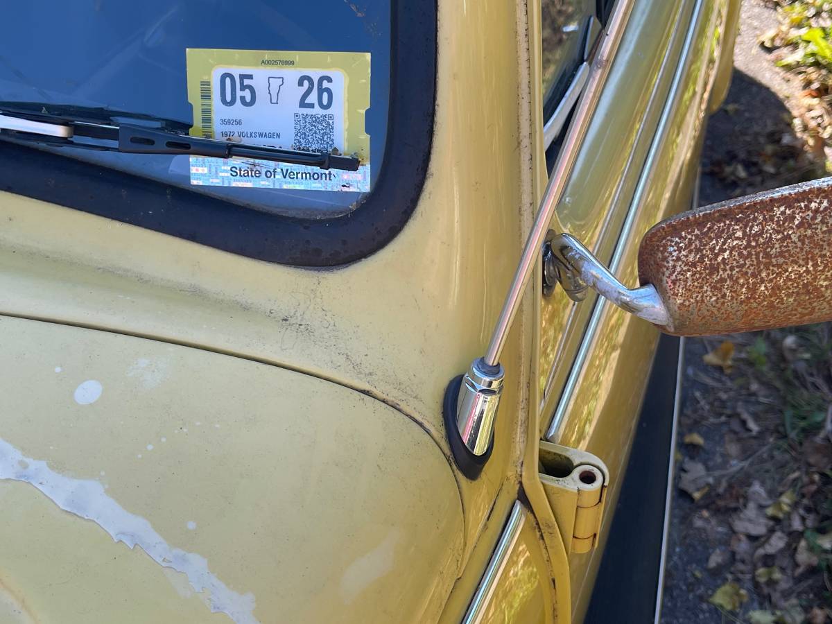 Volkswagen-beetle-1972-yellow-2