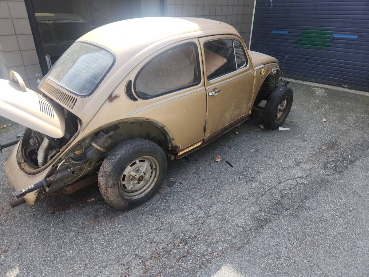 Volkswagen-beetle-1975-5
