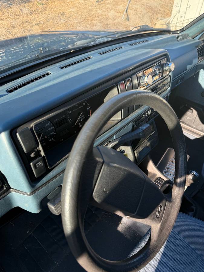 Volkswagen-beetle-1988-blue-4