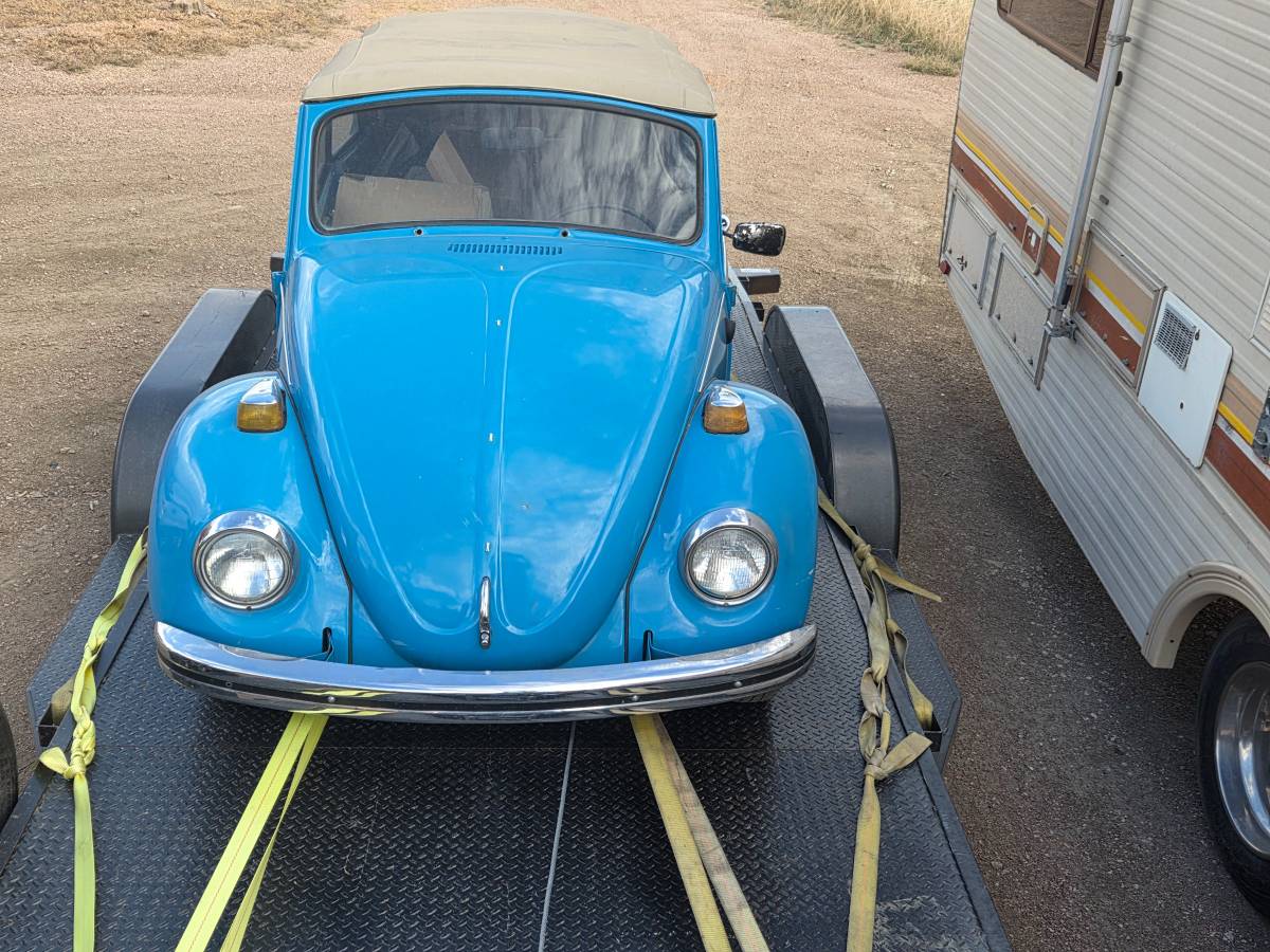 Volkswagen-beetle-convertible-1969-blue-10