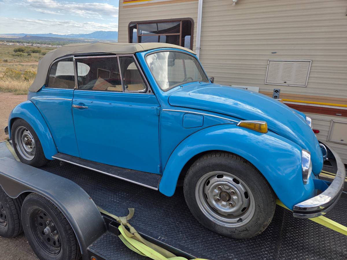 Volkswagen-beetle-convertible-1969-blue-2