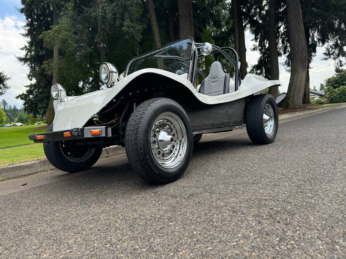 Volkswagen-beetle-dune-1965-white-10