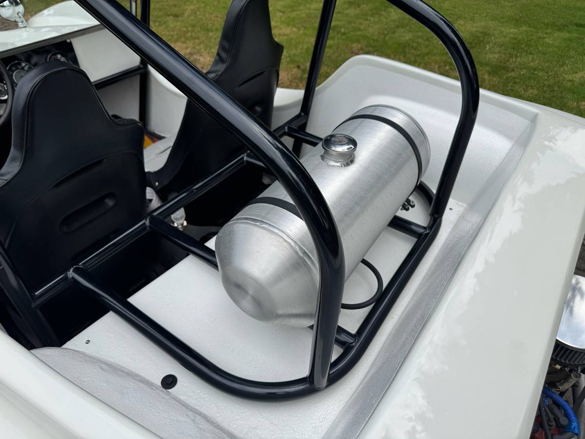 Volkswagen-beetle-dune-1965-white-17