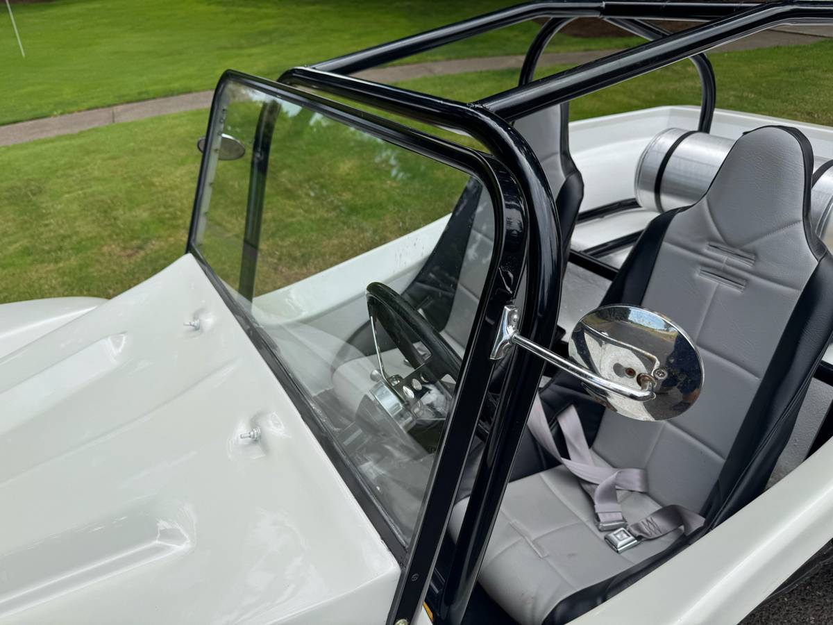 Volkswagen-beetle-dune-1965-white-22