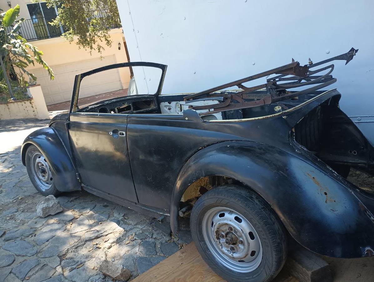 Volkswagen-bug-1969-black-2