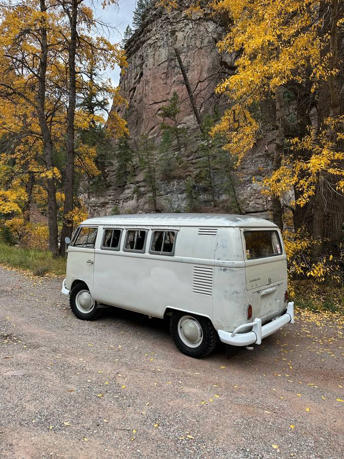 Volkswagen-bus-1965-white-2
