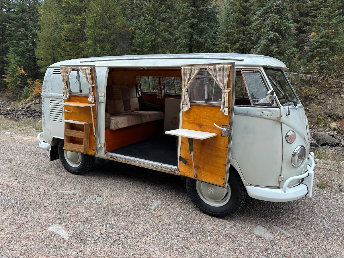 Volkswagen-bus-1965-white-3