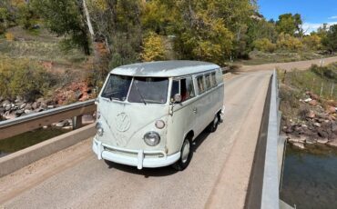 Volkswagen-bus-1965-white