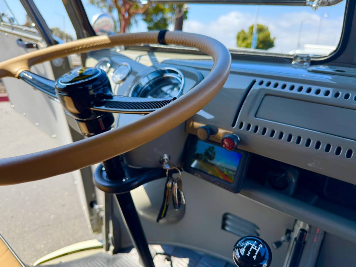 Volkswagen-bus-1967-16