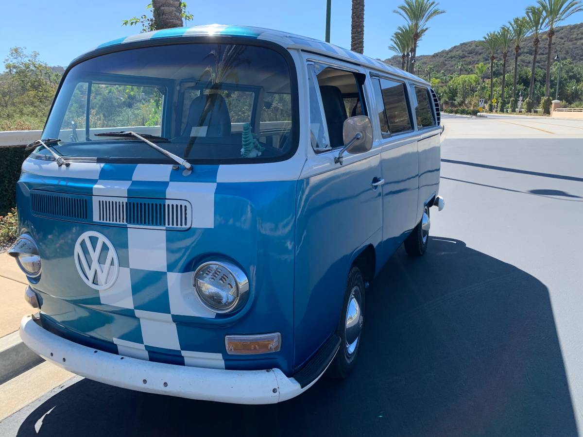 Volkswagen-bus-1968-4