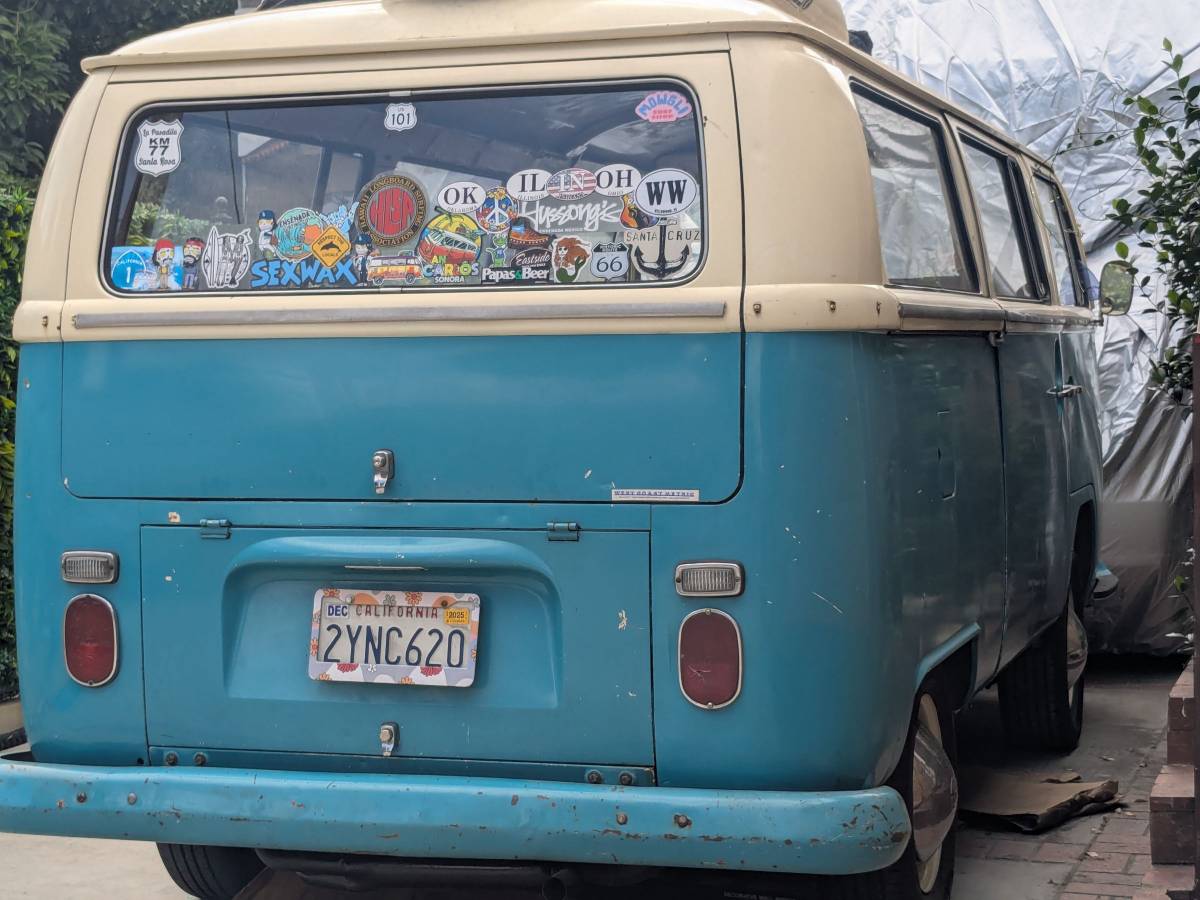 Volkswagen-bus-1968-blue-1