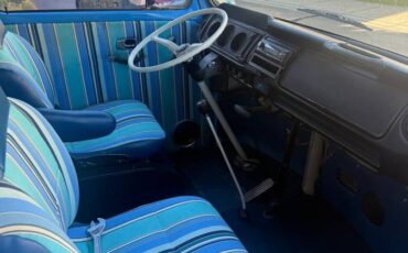 Volkswagen-bus-1968-blue-10