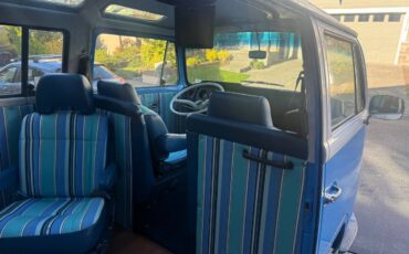 Volkswagen-bus-1968-blue-11
