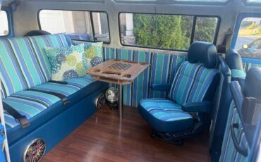 Volkswagen-bus-1968-blue-12