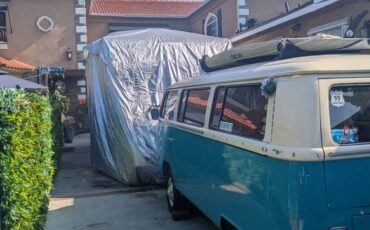 Volkswagen-bus-1968-blue-13