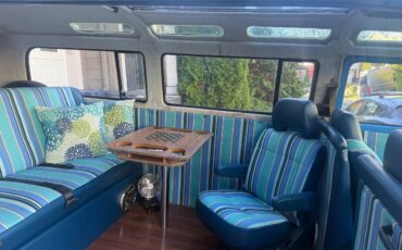 Volkswagen-bus-1968-blue-13