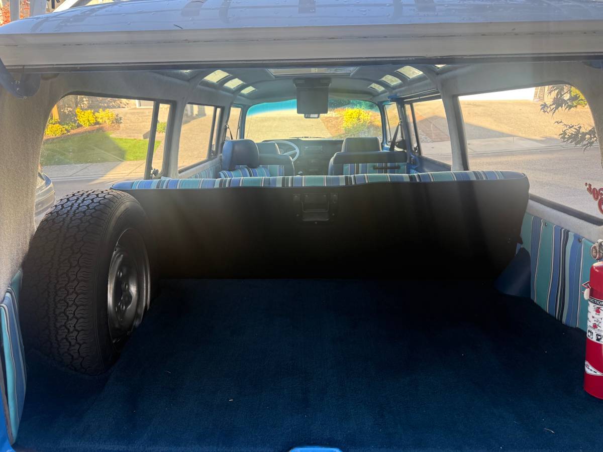 Volkswagen-bus-1968-blue-14