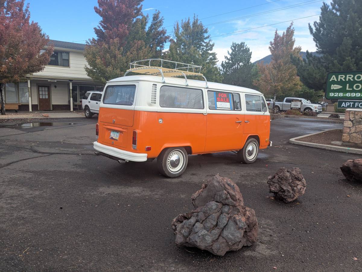 Volkswagen-bus-1968-blue-3
