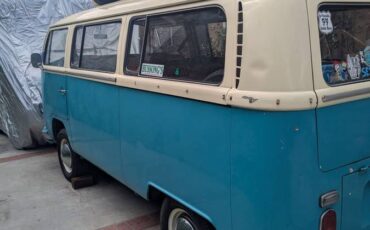 Volkswagen-bus-1968-blue