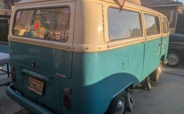 Volkswagen-bus-1968-blue-4