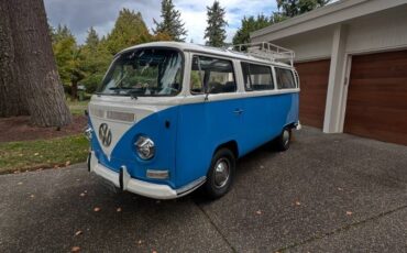 Volkswagen-bus-1968-blue-4