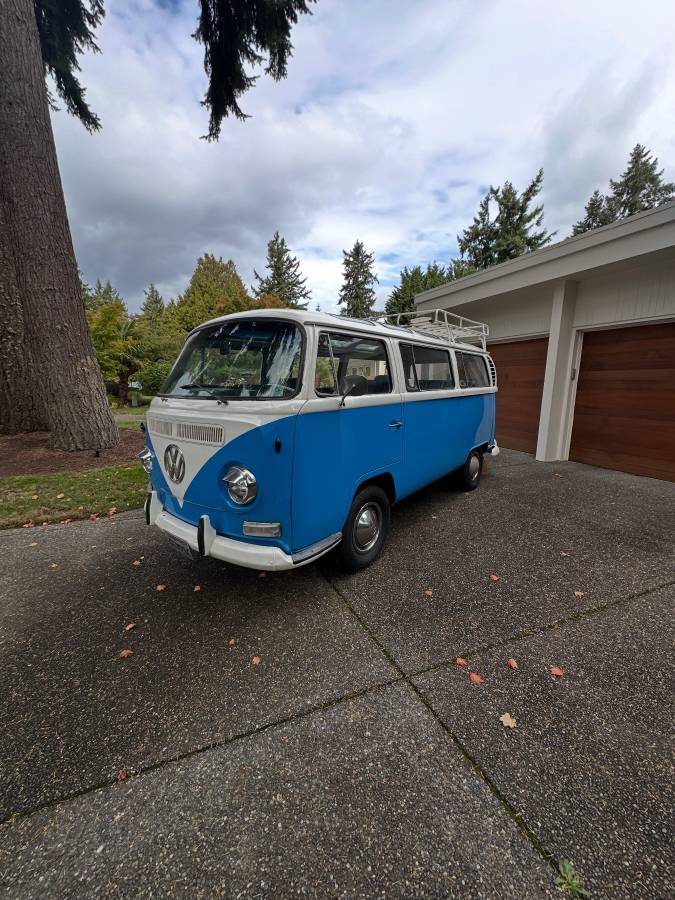 Volkswagen-bus-1968-blue-4