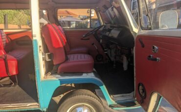 Volkswagen-bus-1968-blue-6