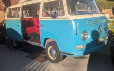 Volkswagen-bus-1968-blue-7