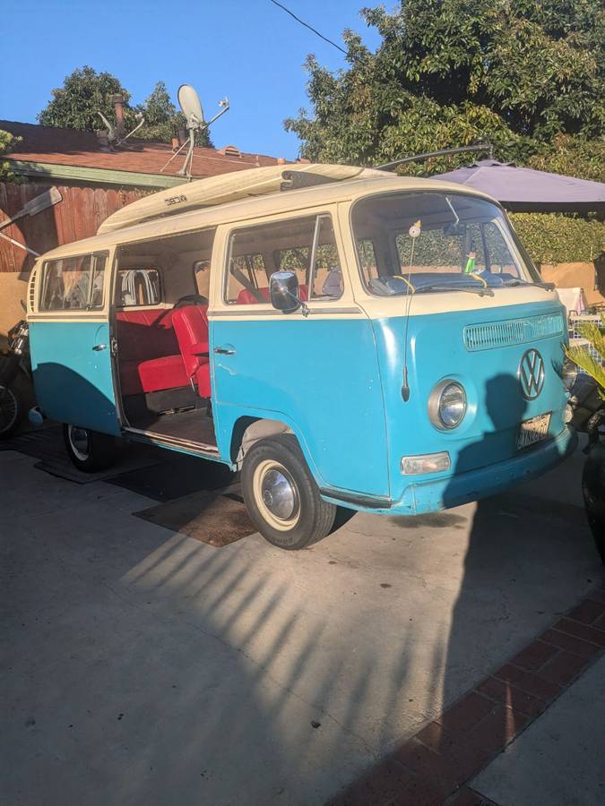 Volkswagen-bus-1968-blue-7