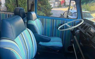 Volkswagen-bus-1968-blue-9