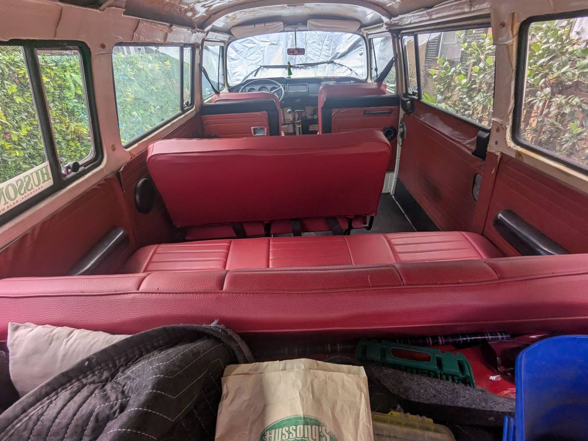 Volkswagen-bus-1968-blue-9