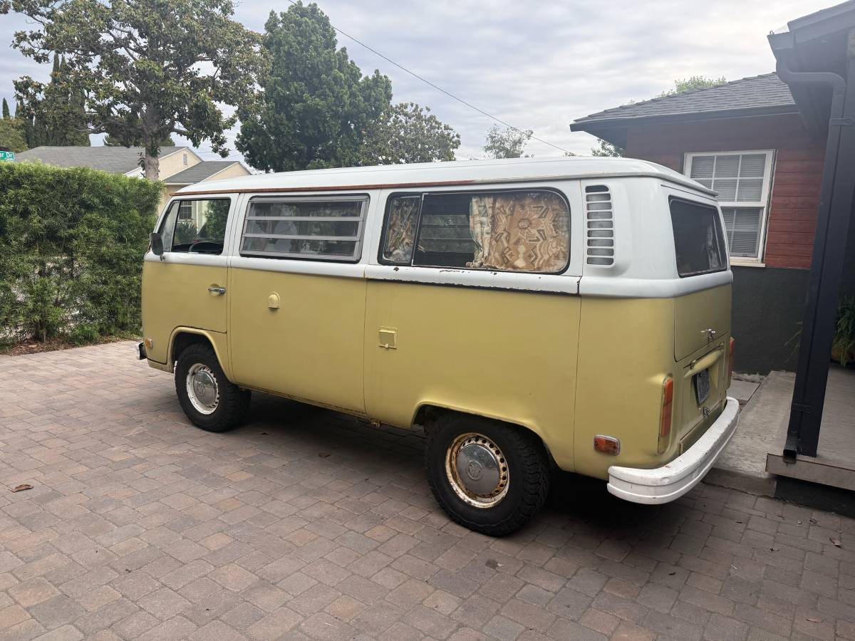 Volkswagen-bus-1972-1