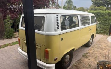 Volkswagen-bus-1972