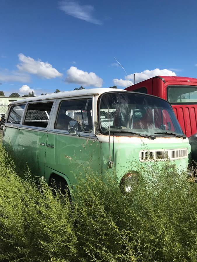 Volkswagen-bus-1972-13