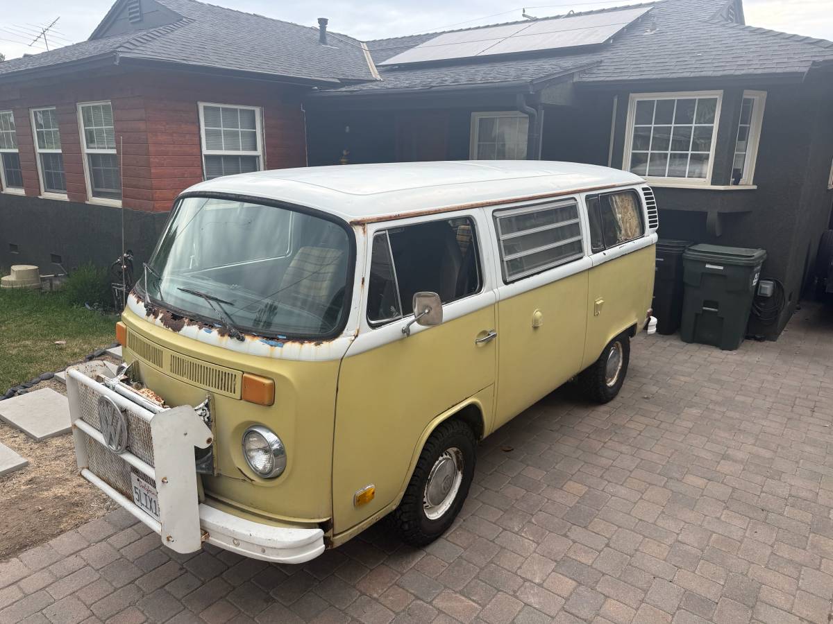 Volkswagen-bus-1972-2
