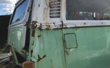 Volkswagen-bus-1972-4